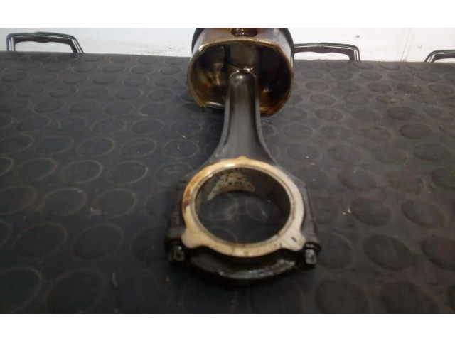 Píst Mercedes-Benz C W203