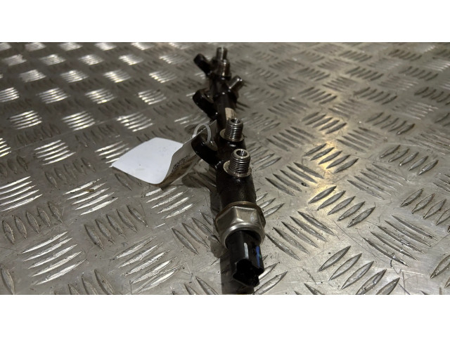 Топливная рампа H8201257, 28325380   Mercedes-Benz W470 2.3 