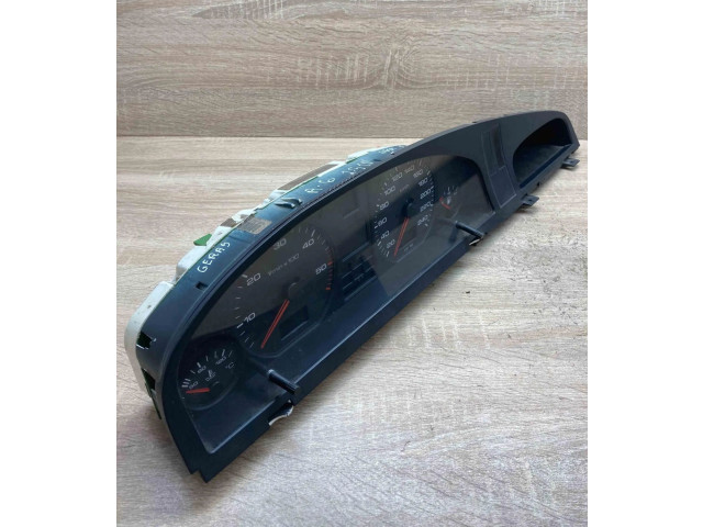 Přístrojová deska Audi A6 S6 C4 4A 1994 88311219, 88356341