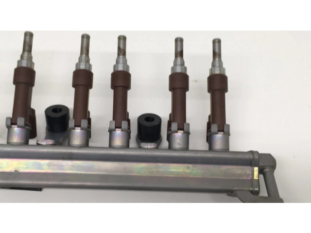 Топливная рампа 232500Q040 Toyota Yaris 1.0