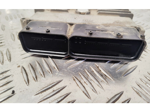 Řídící jednotka 03L906023PE Volkswagen Caddy 2011