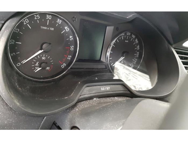 Панель приборов 5E0920751C   Skoda Octavia Mk3 (5E)       