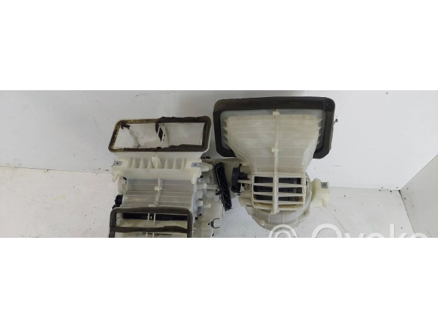 Другая деталь салона