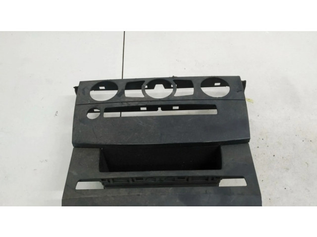 Другая деталь салона