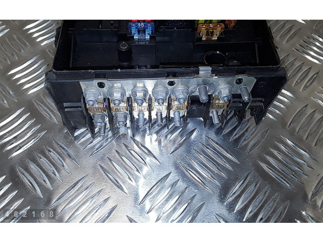   Pojistková skříňka 1K0937808E   Volkswagen Tiguan 2008