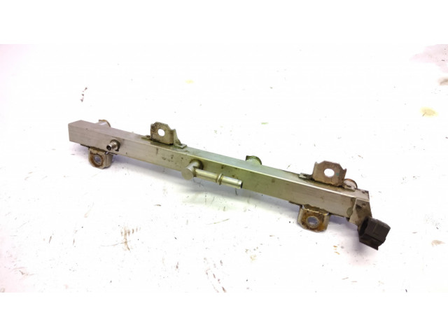 Топливная рампа 191231852 BMW 3 E46 2.0