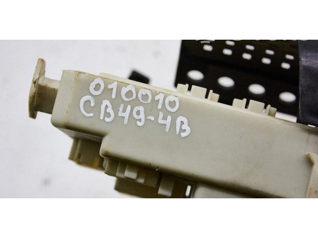 Pojistková skříňka 7M5T14A073, 8M5T14014 Ford Focus 2008