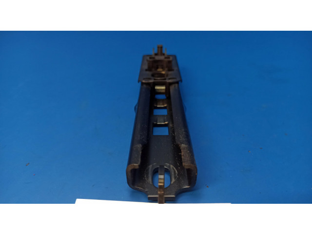 Регулировочная планка ремня безопасности