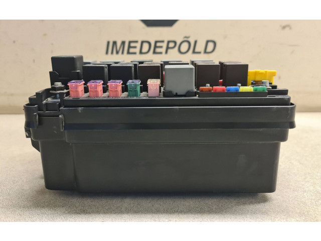 Блок предохранителей 8231009120, 06C28N SsangYong Kyron