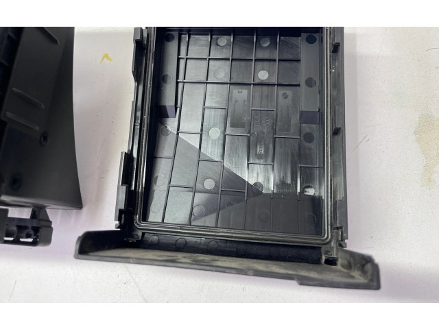   Pojistková skříňka 5N0937808   Volkswagen Tiguan 2013