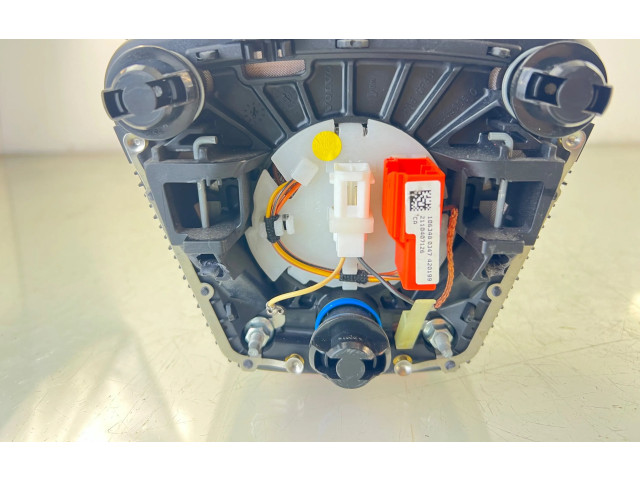 Подушка безопасности водителя P30721966, T12CC210530777 Volvo S60