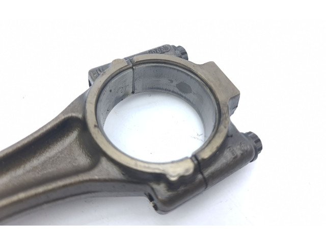  Поршень с шатуном    Volkswagen PASSAT B6  