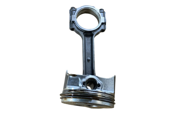  Поршень с шатуном  12656875, 12714549  Chevrolet Camaro  