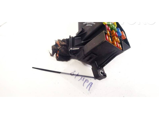 Pojistková skříňka Audi TT TTS Mk2 2009