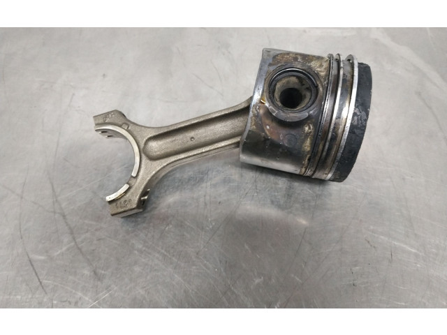 Píst 1L81   BMW 3 E92 E93     