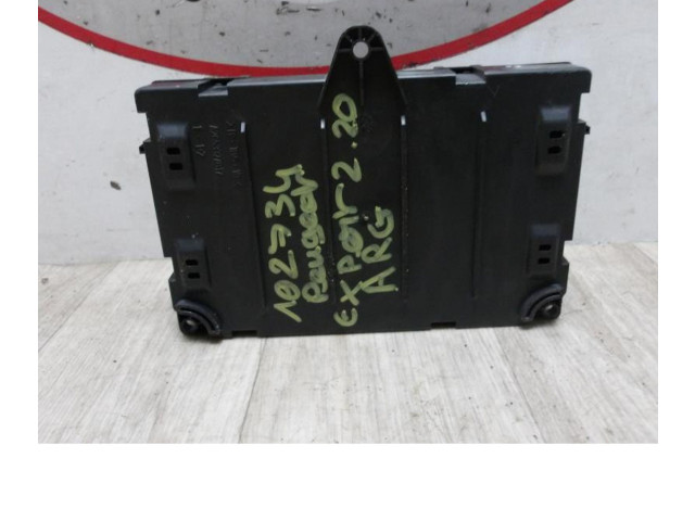 Блок предохранителей    Peugeot Expert    