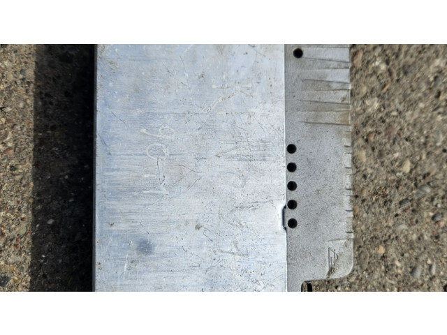 Блок управления двигателя 7700792425 Renault 21