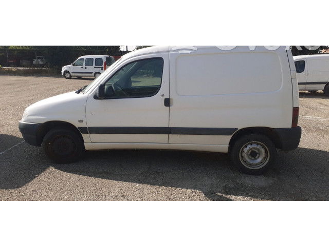 Руль Peugeot Partner  2003 - 2008 года 4109V9      