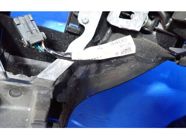 Руль Mitsubishi Outlander  2007 - 2012 года       