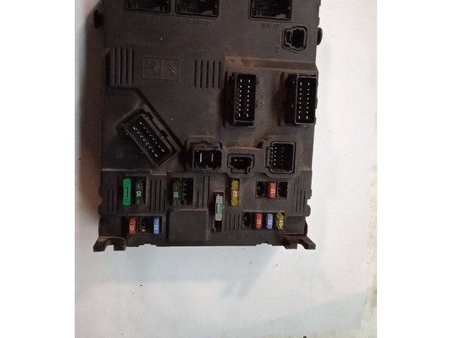 Блок предохранителей Peugeot 407