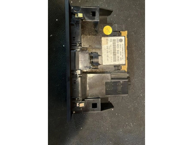 Блок управления климат-контролем    Audi A2