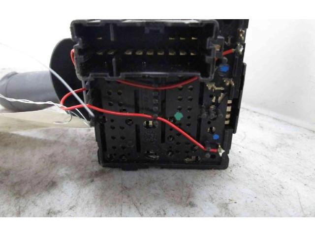 Ручка стеклоочистителей 8201168008, 8201168008   Dacia Duster