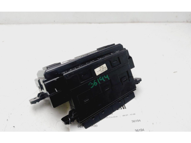 Дисплей    957101H100   KIA Ceed