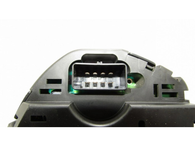 Панель приборов 6Q0920800P Volkswagen Polo IV 9N3