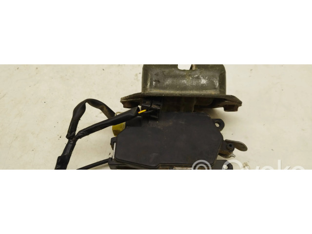 Zámek zadních dveří Subaru Forester SG 2004