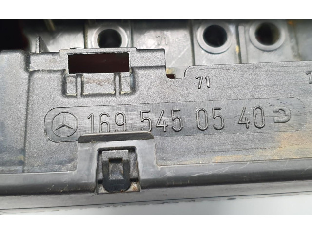 Блок предохранителей  1695450540   Volvo V70    