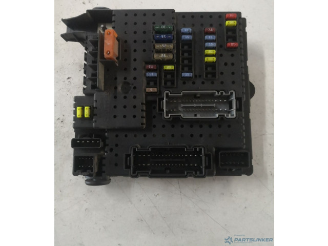 Pojistková skříňka 30728512 Volvo XC90 2002