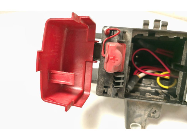 Блок предохранителей GX7314A076AA Jaguar XE