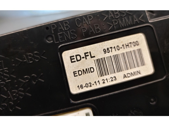 Дисплей 957101H700 KIA Ceed