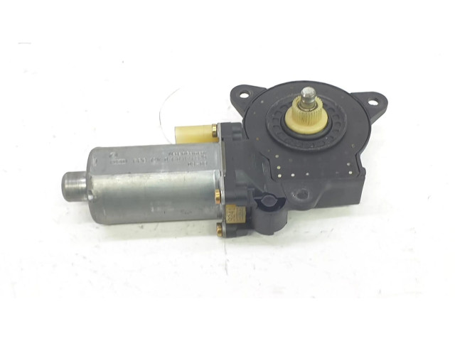 Передний двигатель механизма для подъема окон