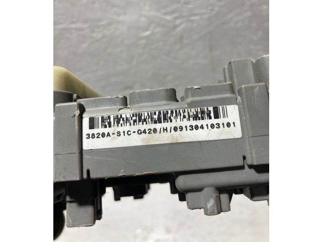 Блок предохранителей 3820AS1CG420 Honda Accord