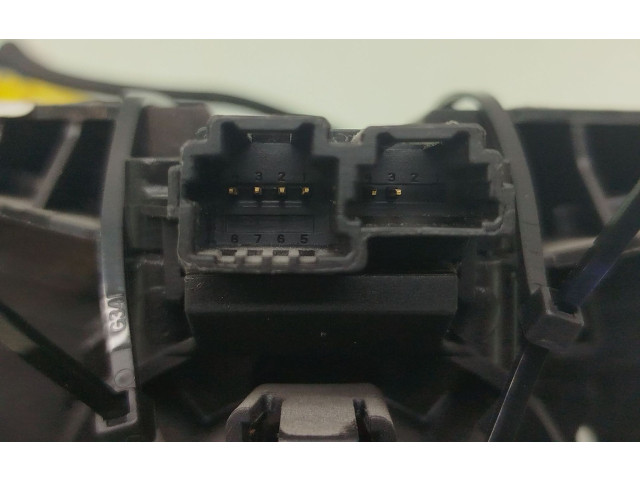 Подушка безопасности водителя    Renault Trafic III (X82)