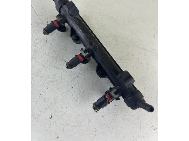 Комплект форсунок 03E133320A, 03E906031A Skoda Fabia Mk2 (5J)