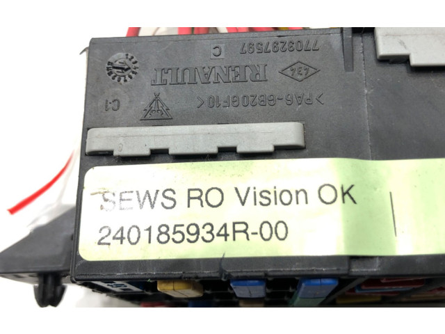 Блок предохранителей  240185934R   Dacia Duster II    