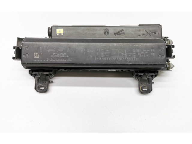 Блок предохранителей 1094405-00-D Tesla Model S
