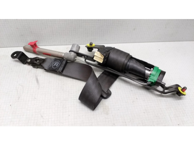 Передний ремень безопасности