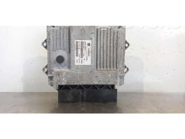 Блок управления двигателем ECU 55563975 Suzuki Swift II