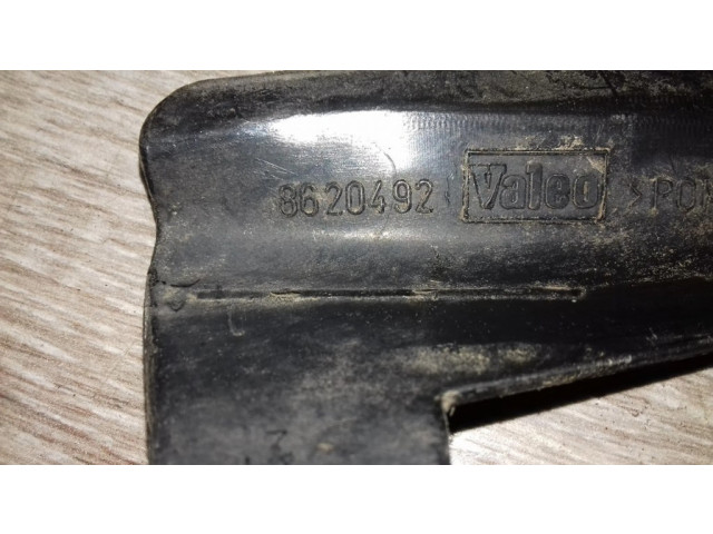 Деталь передней фары