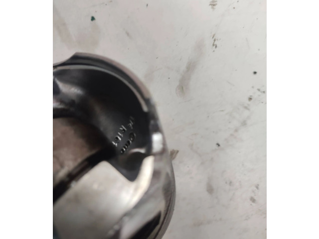  Поршень с шатуном  038J  Volkswagen PASSAT B6  