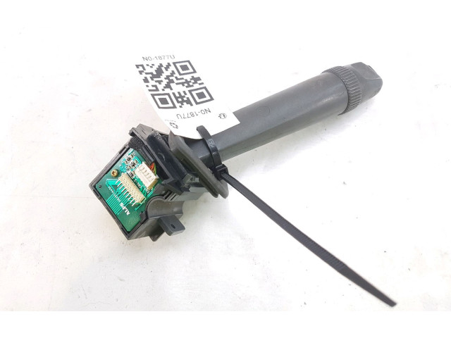 Ручка стеклоочистителей 30798591   Volvo V70