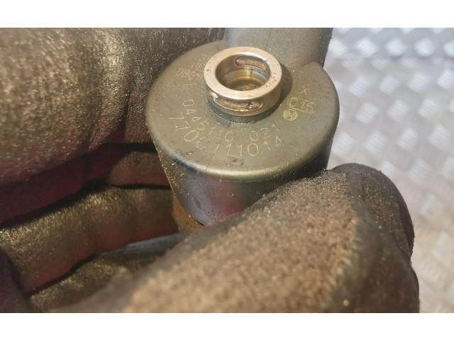 Форсунка 0445110021, 7700111014    Renault Trafic II (X83)   