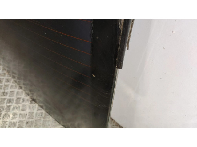 Заднее стекло