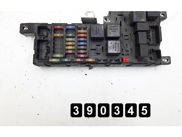 Блок предохранителей 8678449   Volvo V70    