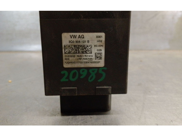 Блок предохранителей 3Q0906121B Skoda Octavia Mk3 (5E)