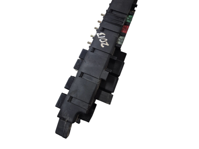 Блок предохранителей 30728008, 518828108 Volvo XC90