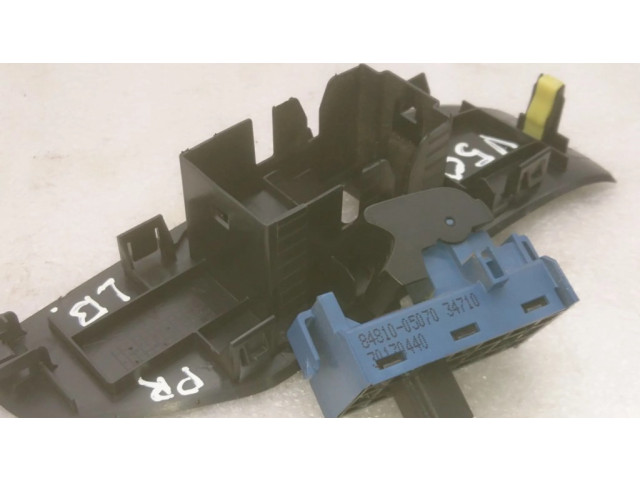 Включатель электрических окон